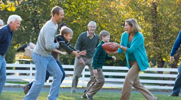 Thanksgiving-Family-Football-720x400-360x200-1.jpg